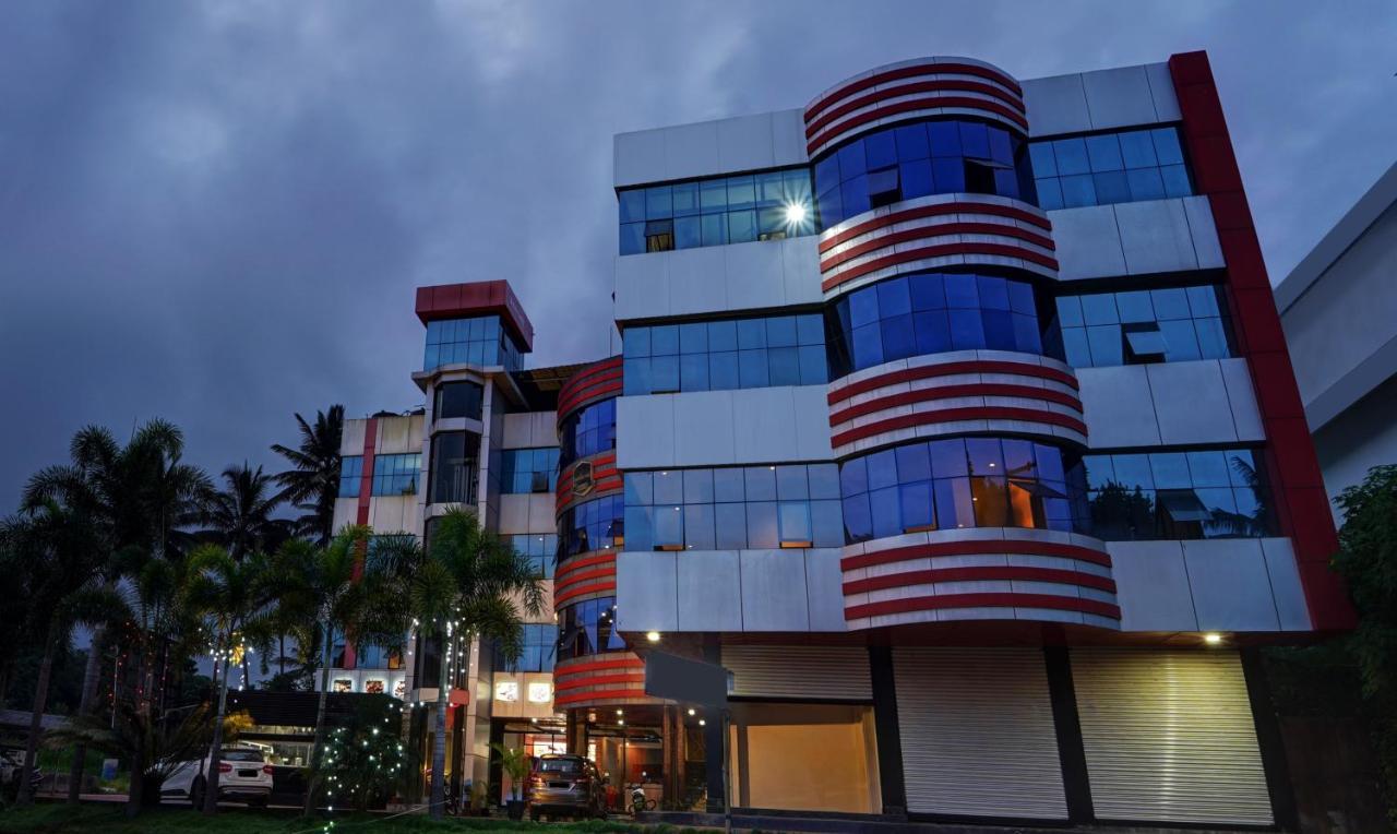 Itsy By Treebo - Sparrows Suite & Resorts With Mountain View Kattappana Exterior photo